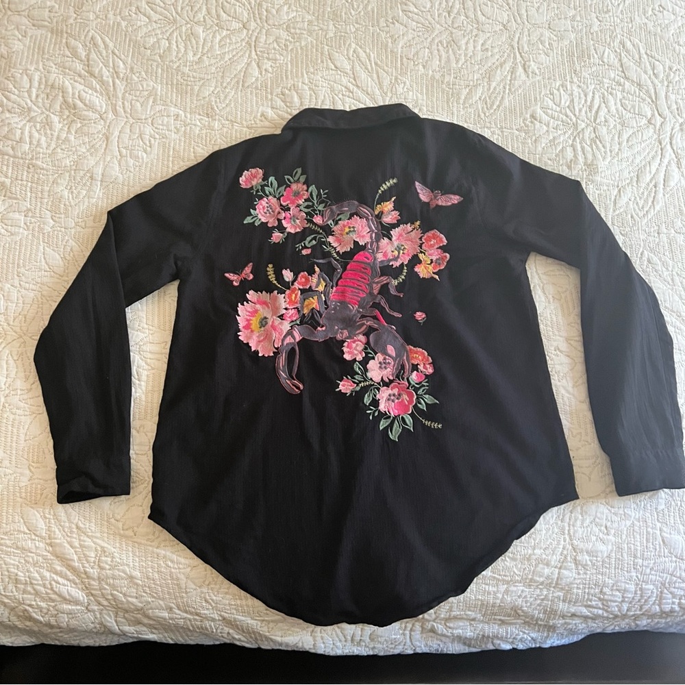 4 for 15$✨Topshop scorpion embroidered shirt - Picture 2 of 12